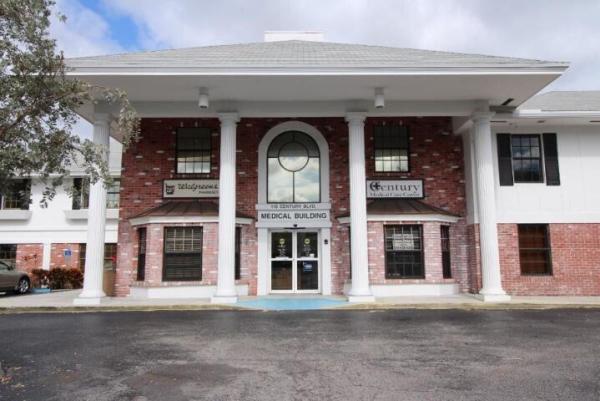68 Stratford E, West Palm Beach, Florida 33417, image 2