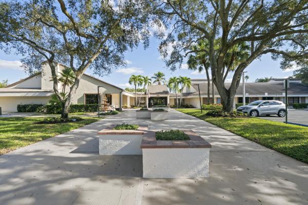 Baywood Village 3, 4586 Carambola Cir S #27217, Coconut Creek, Florida 33066, image 2
