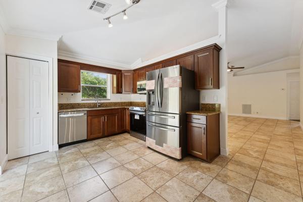 Crystal Key At Woolbright Place, 701 Key West St, Boynton Beach, Florida 33426, image 3