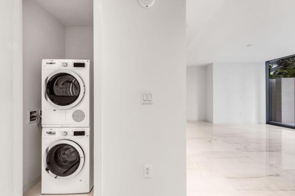 Met 1, 300 S Biscayne Blvd #T-1508, Miami, Florida 33131, image 2