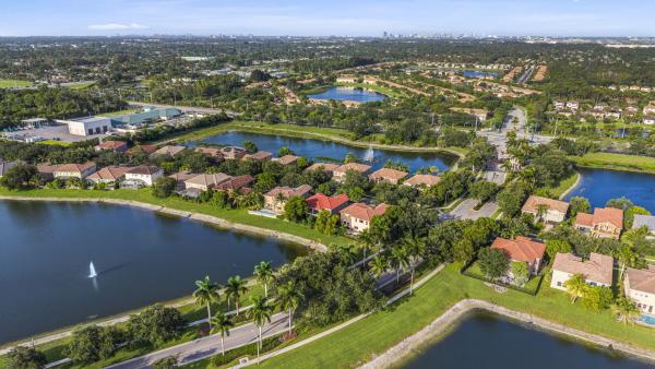 Terracina, 455 Cresta Cir, West Palm Beach, Florida 33413, image 2
