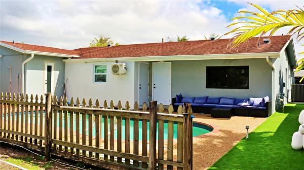 The Knolls, 2704 Canal Rd, Miramar, Florida 33025, image 2