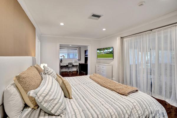 Sea Ranch Lakes Estates, 10 Minnetonka Rd, Sea Ranch Lakes, Florida 33308, image 2