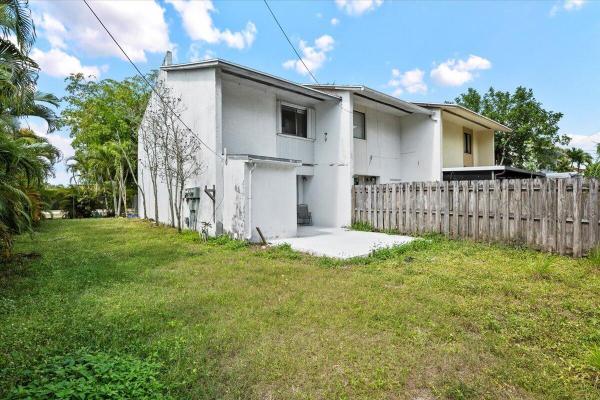 3666 Pinehurst Dr #C, Lake Worth, Florida 33467, image 1