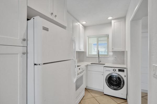 Hampton House West, 2311 NE 36th St #2F, Lighthouse Point, Florida 33064, image 3