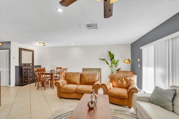 Townhomes Of Inverrary 32, 7357 NW 34th St, Lauderhill, Florida 33319, image 3