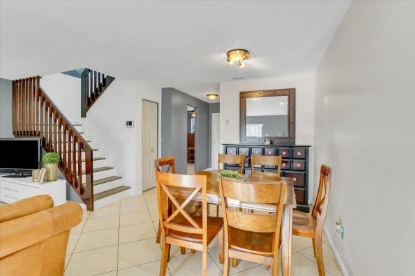 Townhomes Of Inverrary 32, 7357 NW 34th St, Lauderhill, Florida 33319, image 1