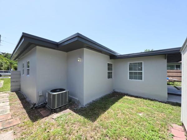 South Middle River, 1220 NE 1st Ave, Fort Lauderdale, Florida 33304, image 1