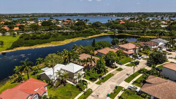 Treasure Cay At Silver Lakes, 718 NW 177th Ave, Pembroke Pines, Florida 33029, image 3