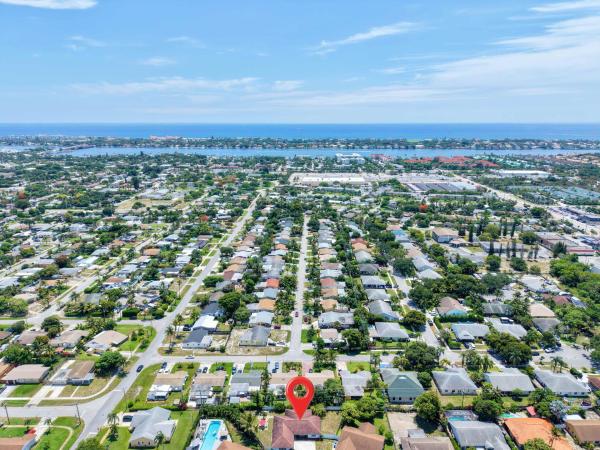 Maddock, 1127 Sea Pines Way, Lantana, Florida 33462, image 2