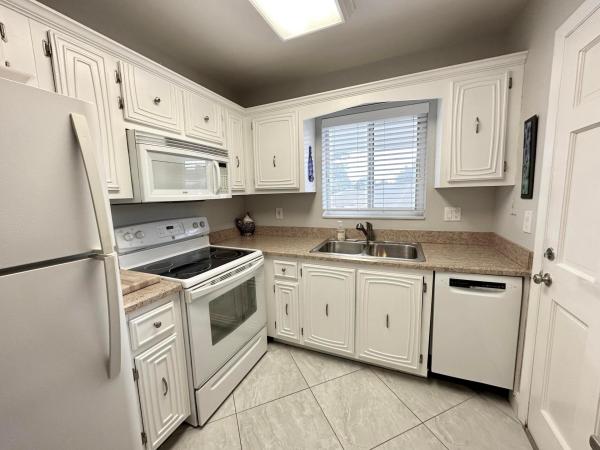 Tequesta Garden, 6 Garden St #204P, Tequesta, Florida 33469, image 1