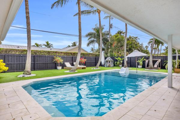 Jupiter In The Pines, 366 Elm Ave, Tequesta, Florida 33469, image 2