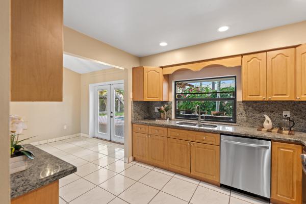 Windward Isle, 11651 NW 39th St, Sunrise, Florida 33323, image 2