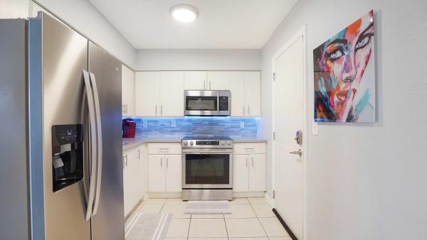 Pier 41, 3220 Bayview Dr #202, Fort Lauderdale, Florida 33306, image 3