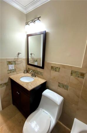 Hibiscus House, 600 NE 7th Ave #14, Fort Lauderdale, Florida 33304, image 3