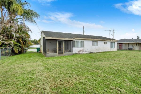 2118 SW Airoso Blvd, Port St. Lucie, Florida 34984, image 2