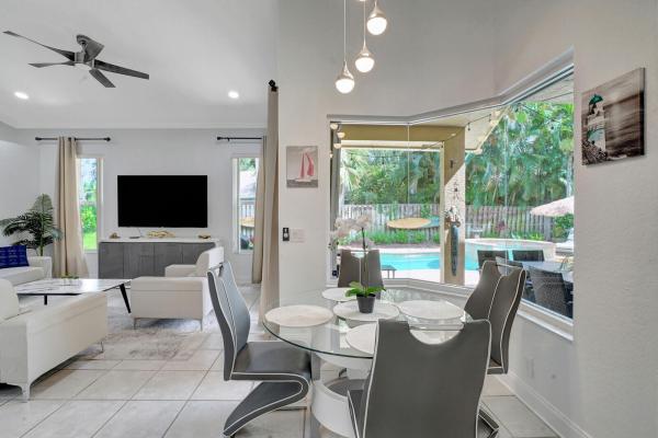 Sugar Pond Manor, 13709 Columbine Ave, Wellington, Florida 33414, image 3