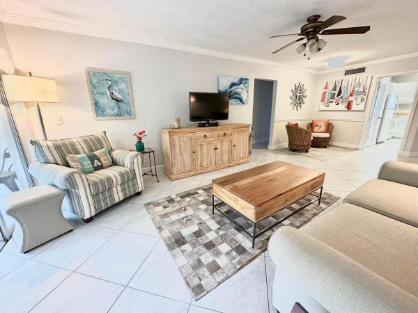 Tequesta Garden, 6 Garden St #204P, Tequesta, Florida 33469, image 1