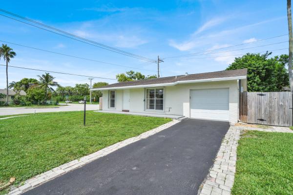 Sandalfoot Cove, 22229 SW 65th Ter, Boca Raton, Florida 33428, image 2