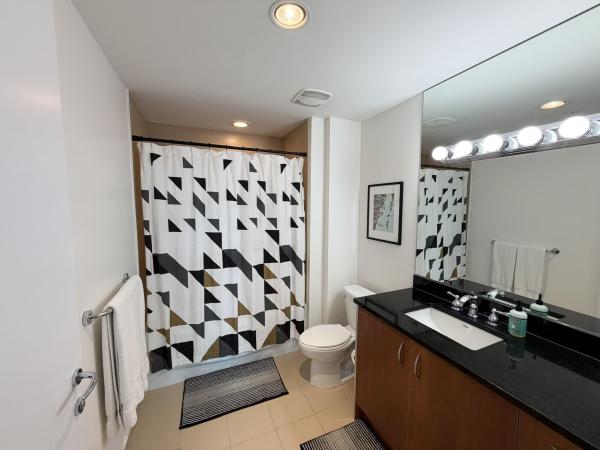 Met 1, 300 S Biscayne Blvd #T-2208, Miami, Florida 33131, image 3