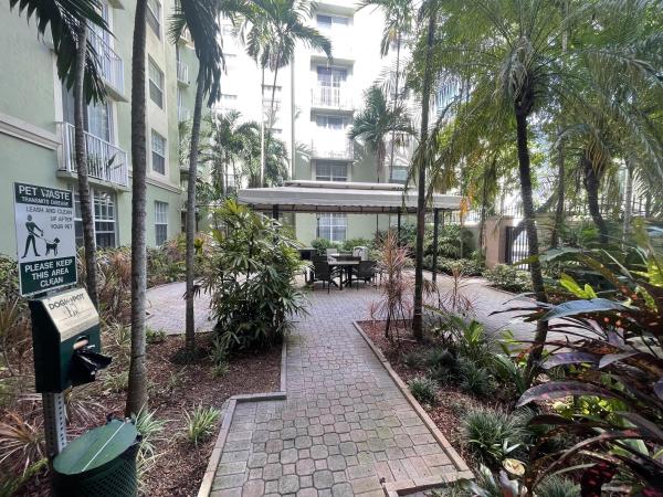 Regent Park At Young Circle, 1919 Van Buren St #109A, Hollywood, Florida 33020, image 2