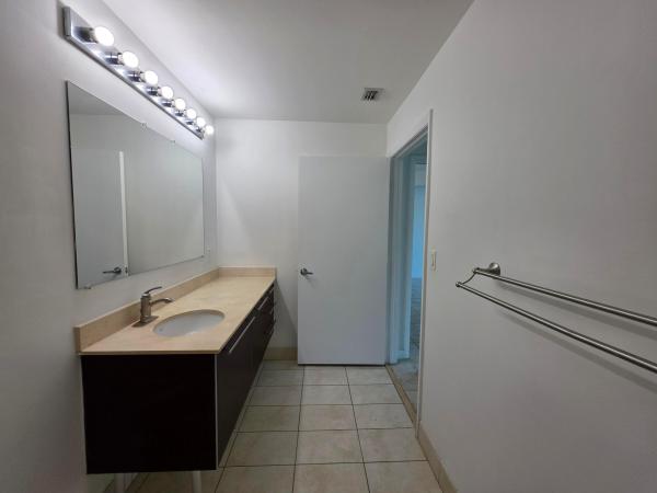 Quantum On The Bay, 1900 N Bayshore Dr #1709, Miami, Florida 33132, image 1