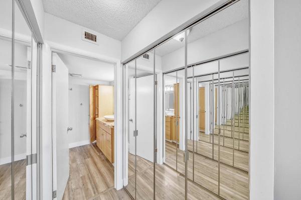 Boca Bayou, 17 Royal Palm Way #3010, Boca Raton, Florida 33432, image 2