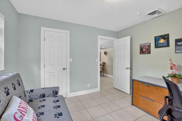 Pembroke Lakes, 1851 NW 106th Ave, Pembroke Pines, Florida 33026, image 2
