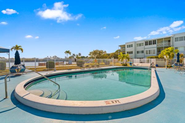 Sheridan Lakes, 2223 Park Ln #210, Hollywood, Florida 33021, image 1