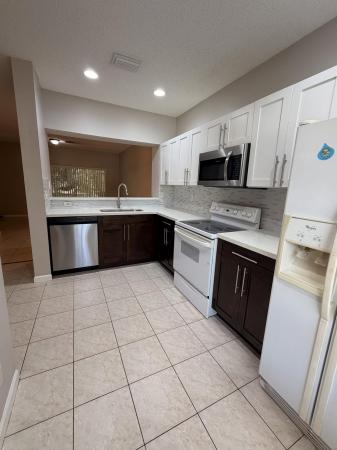 Palmbrooke Townhomes, 5145 Palmbrooke Cir, West Palm Beach, Florida 33417, image 2