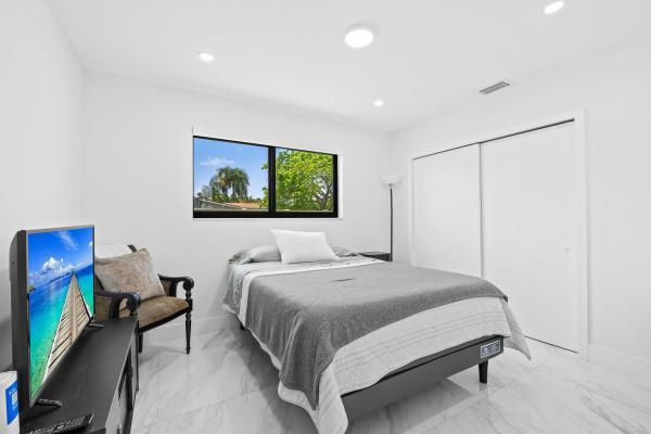 Hollywood Hills, 5122 Cleveland St, Hollywood, Florida 33021, image 2