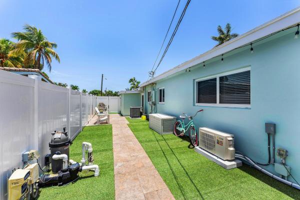 Eastway Park, 904 SE 15th Ct, Deerfield Beach, Florida 33441, image 2