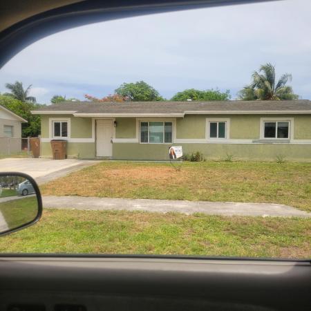 Commonwealth Manor, 1250 SW 5th Ter, Deerfield Beach, Florida 33441, image 1