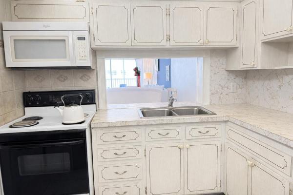 Gulfstream Garden, 215 SE 3rd Ave #306D, Hallandale Beach, Florida 33009, image 2