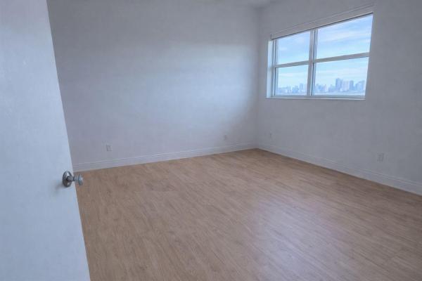 One Fifty One At Biscayne, 14951 Royal Oaks Ln #1607, North Miami, Florida 33181, image 3