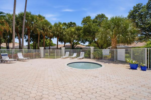 Sun Terrace At The Oaks, 10701 Chapman Oak Ct, Palm Beach Gardens, Florida 33410, image 3