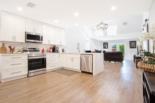 Quincey Park, 10048 SW 16th St, Pembroke Pines, Florida 33025, image 2