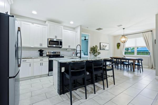 Hidden Oaks, 1386 SW Babcock Ave, Port St. Lucie, Florida 34953, image 3