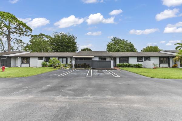 Indian Trail Villas, 84 Conaskonk Cir, Royal Palm Beach, Florida 33411, image 3