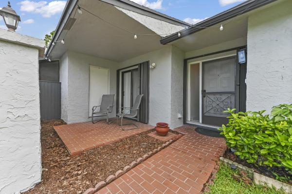 Indian Trail Villas, 84 Conaskonk Cir, Royal Palm Beach, Florida 33411, image 3