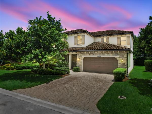8899 Willow Cove Ln, Lake Worth, Florida 33467, image 2