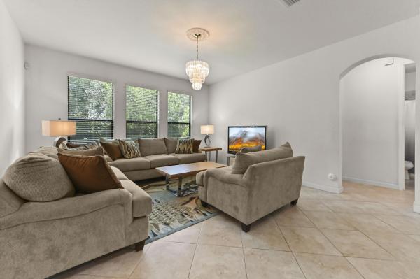 8899 Willow Cove Ln, Lake Worth, Florida 33467, image 3