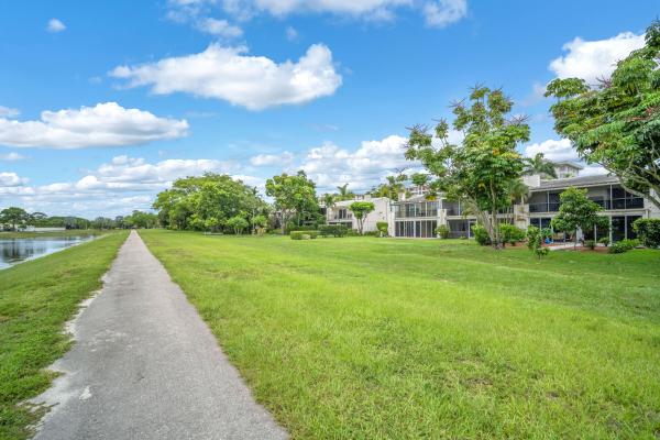 Townhouses At Palm-Aire, 3119 N Palm Aire Dr, Pompano Beach, Florida 33069, image 3