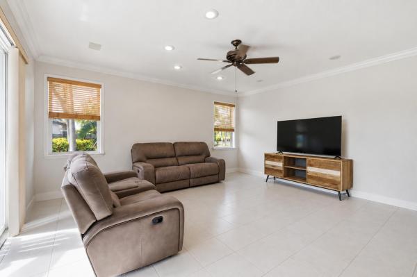 Deerfield Beach Gardens, 517 SE 7th Ave, Deerfield Beach, Florida 33441, image 3
