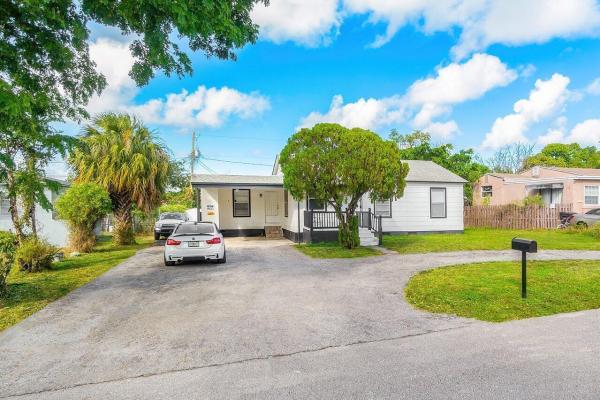 Northmore, 921 43rd St, West Palm Beach, Florida 33407, image 2