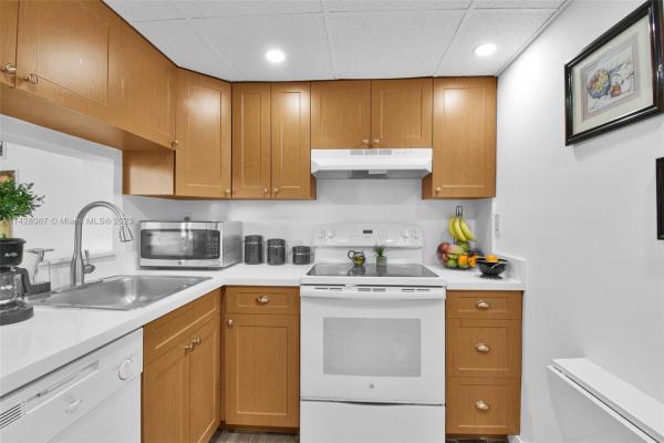 11800 SW 18th St #508-4, Unincorporated Dade County, Florida 33175, image 2