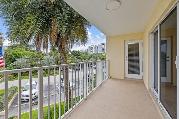 Aristocrat Ocean & Lakeview, 1200 Hibiscus Ave #201, Pompano Beach, Florida 33062, image 3