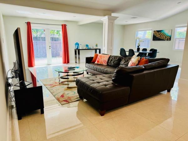 West Deerfield Beach, 330 SW 35th Ave, Deerfield Beach, Florida 33442, image 3
