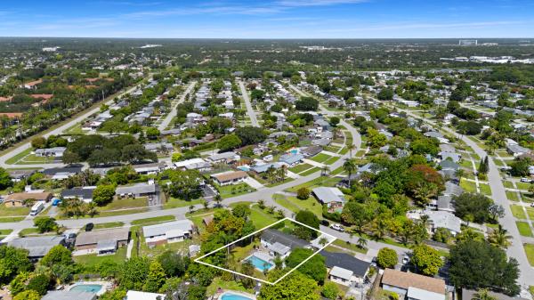 Palm Beach Cabana Colony, 12104 Hillman Dr, Palm Beach Gardens, Florida 33410, image 2