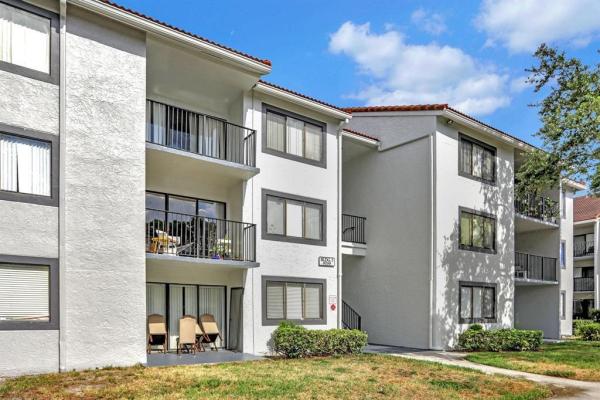Visconti, 9044 W Atlantic Blvd #332, Coral Springs, Florida 33071, image 2
